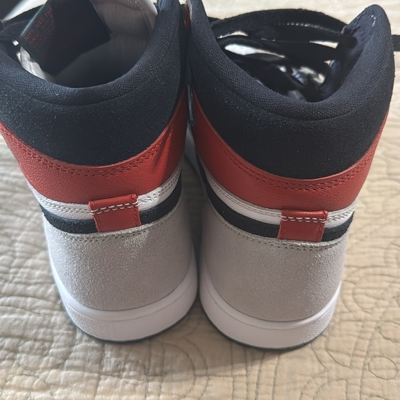 Air Jordan Nike 1 Retro High OG Smoke Gray Sneakers - Picture 5 of 11